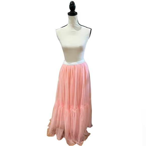 Dresses & Skirts - NWOT Tiered Tulle Maxi Skirt